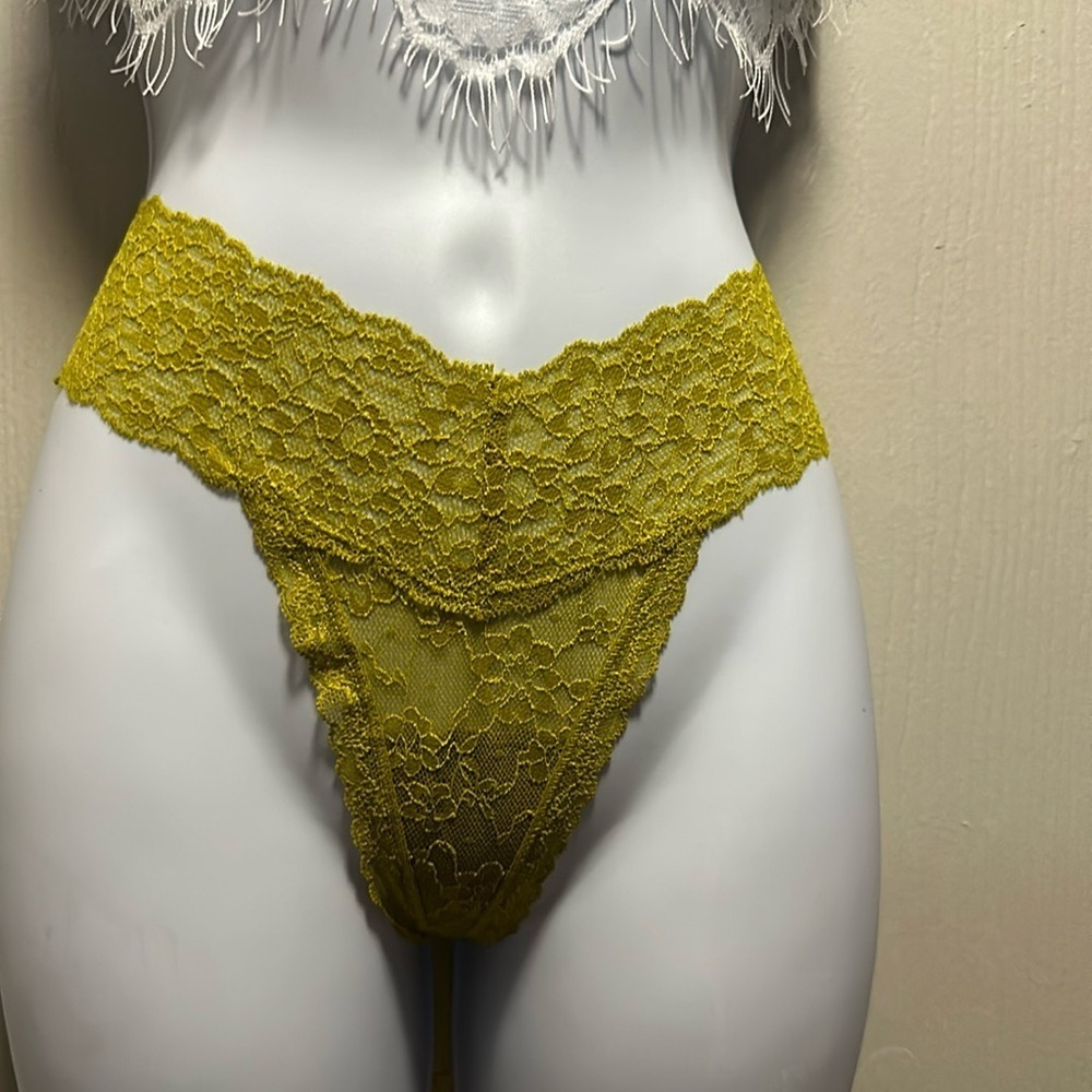 โจ๐NWT Victoria's Secret Lace Thong Panty S/P - Chartreuse Green โจ๐ - Picture 4 of 16